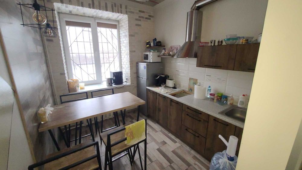 Продам офис с евроремонтом на проспекте Ивана Мазепы (около ДК Ильича)