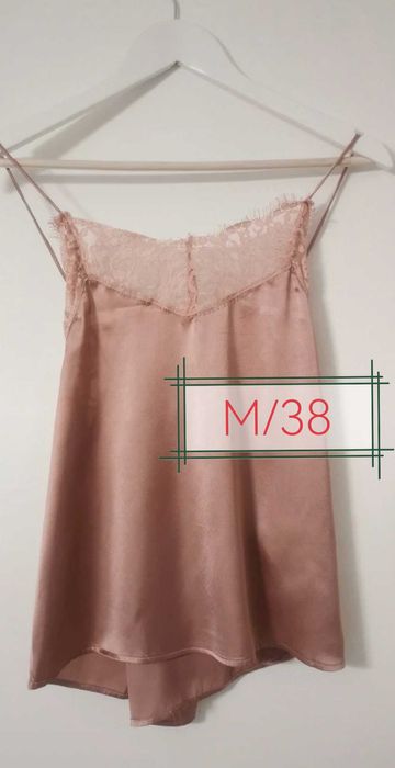 Różowa koszulka na ramiączkach