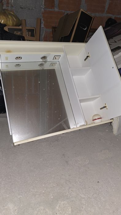 Armário casa de banho com espelho