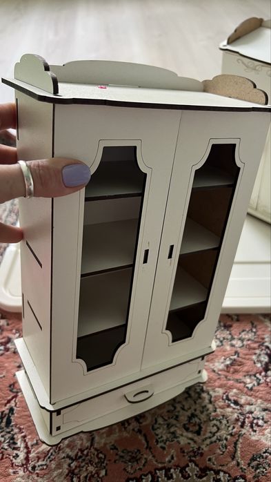 Меблі для лялькового будиночку