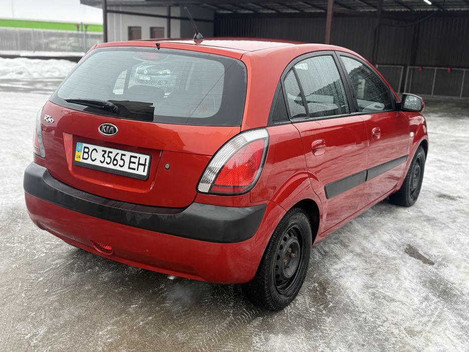 Kia rio 1.4 бензин АВТОМАТ