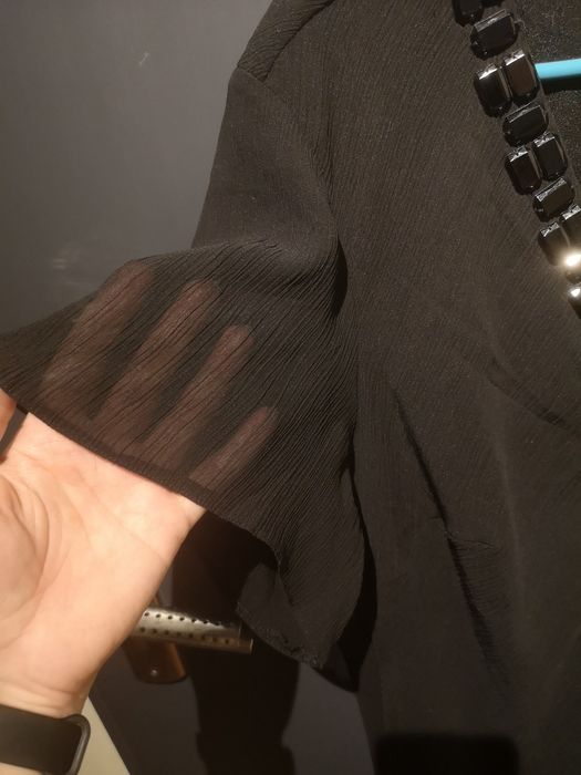 Czarna zwiewna sukienka z halką