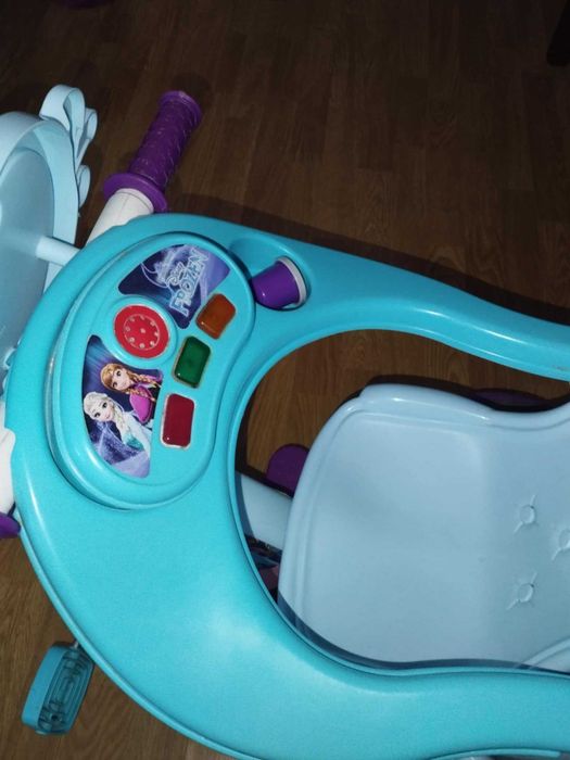 Triciclo da Frozen de menina