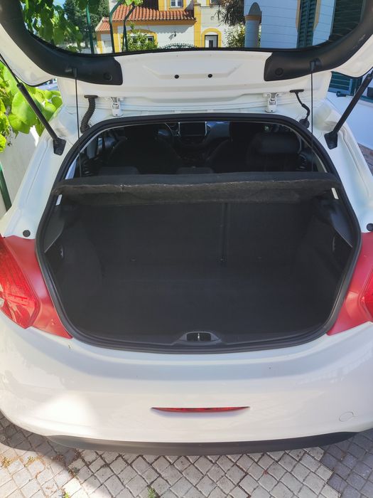 Peugeot 208  econômico