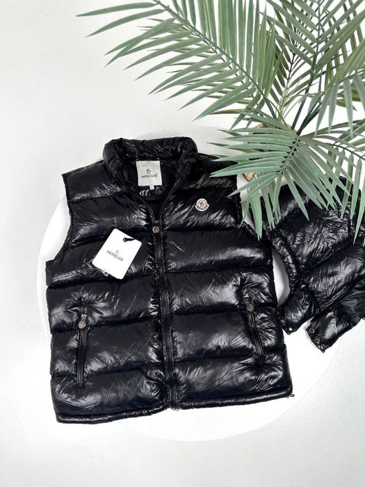 Жилетка Moncler / Жилетки Монклер (Чорна, з капюшоном)