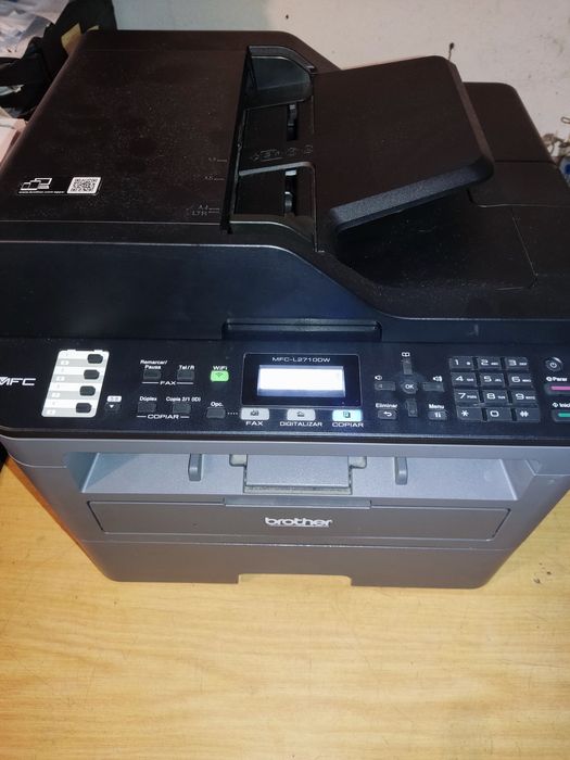 Impressora Brother L2710DW impecável com toner novo.