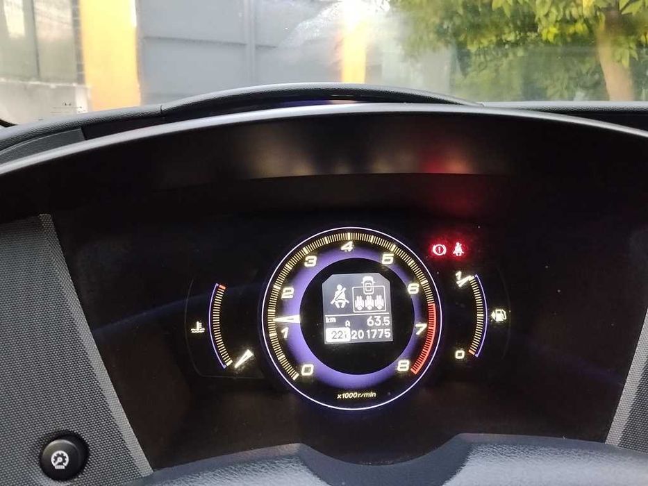 Vendo HONDA CIVIC 5DR 6 velocidades de 2009