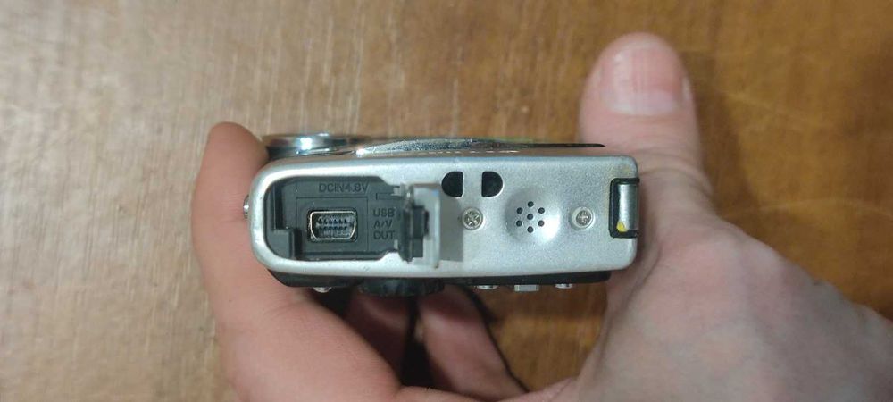 Цифровий фотоапарат Olympus μ 850 SW