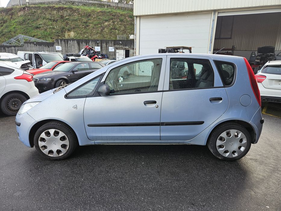 Mitsubishi Colt 1.3i de 2005 para peças
