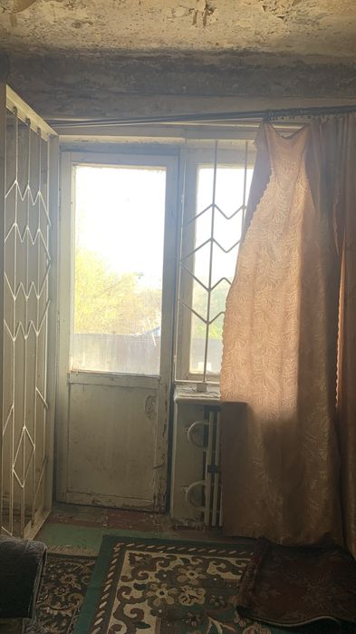 Продам 2 к.кв. под ремонт, ул. Матросова