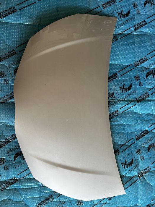 Maska klapa silnika Toyota Yaris III 11-20 srebna org 1F7