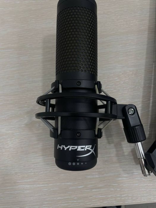Игровой конденсаторный USB-микрофон HyperX QuadCast S+панторгаф