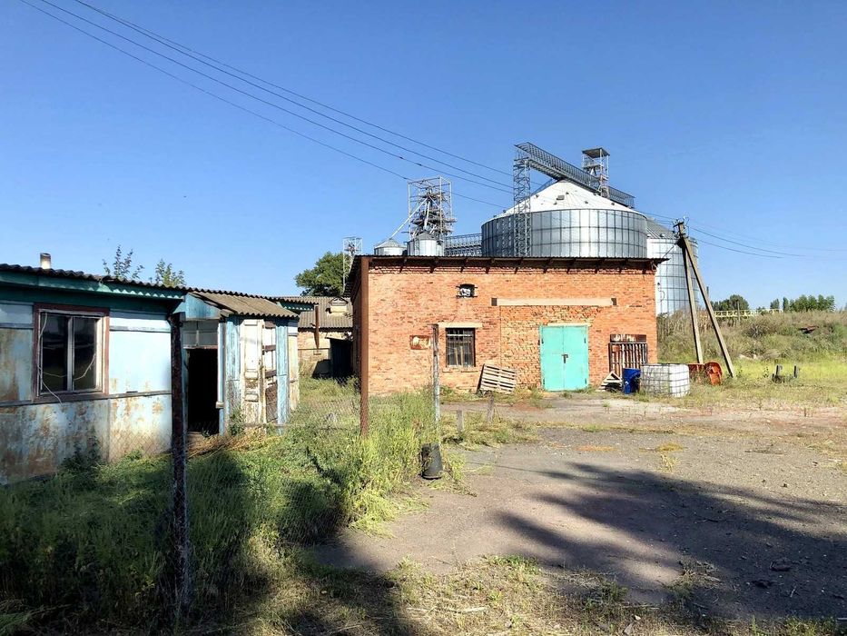 Продаж виробничо-складської бази 982 м², 1,025 га — Попільня