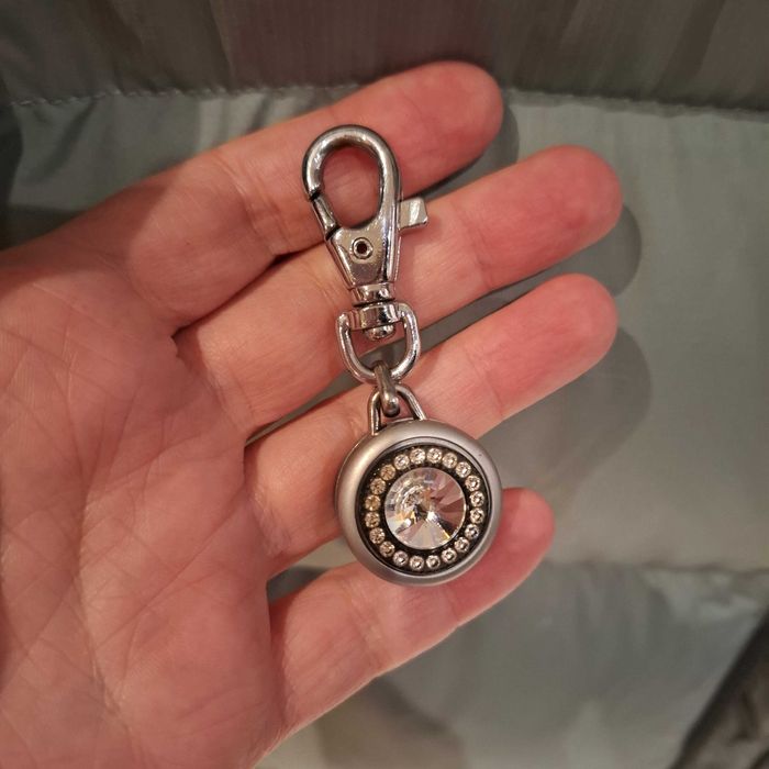 Маленький гламурный брелок для дам