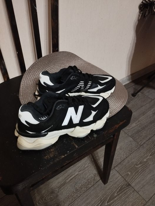 Кросівки жіночі оригінальні