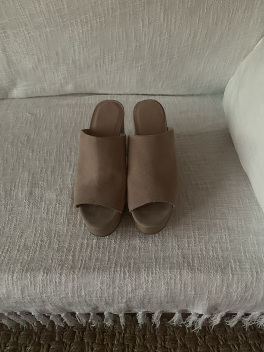Sandalias em camurça  Zara