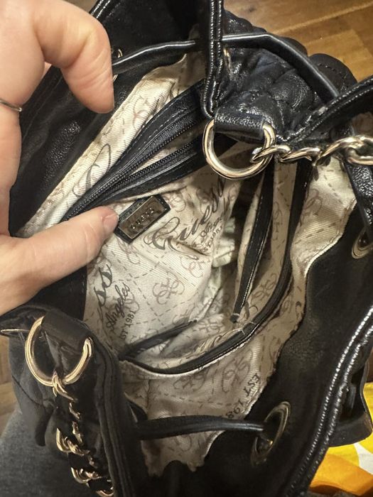 Продам жіночу сумку Guess