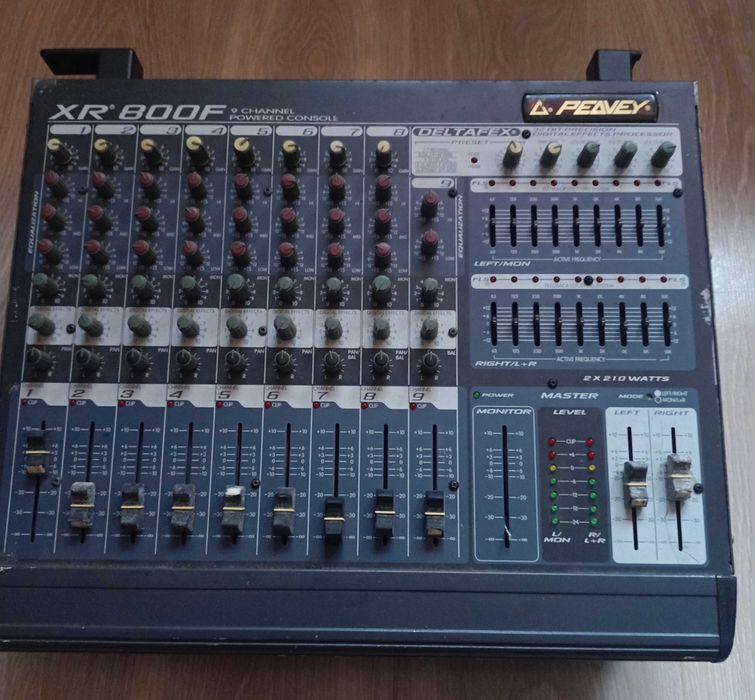 Peavey XR800F mikser audio