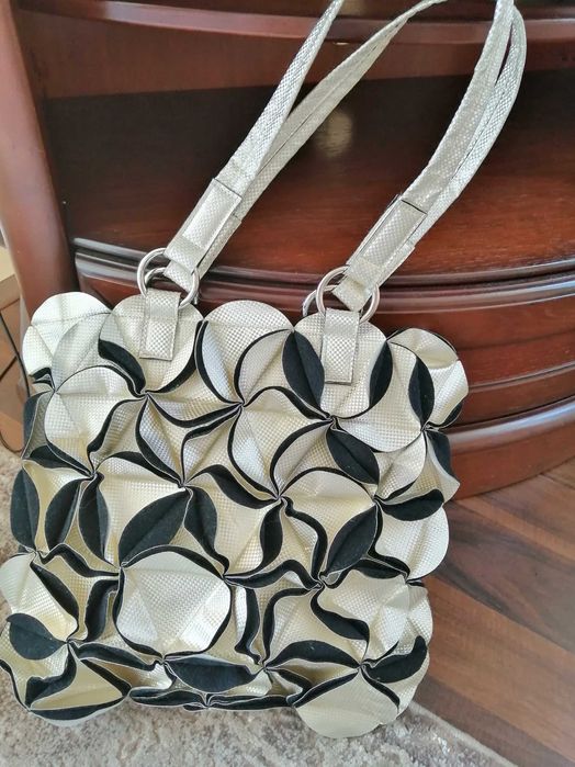 Sprzedam bardzo ładną torebkę