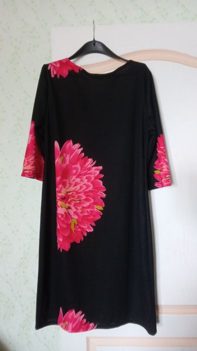 Плаття жіноче з квітами