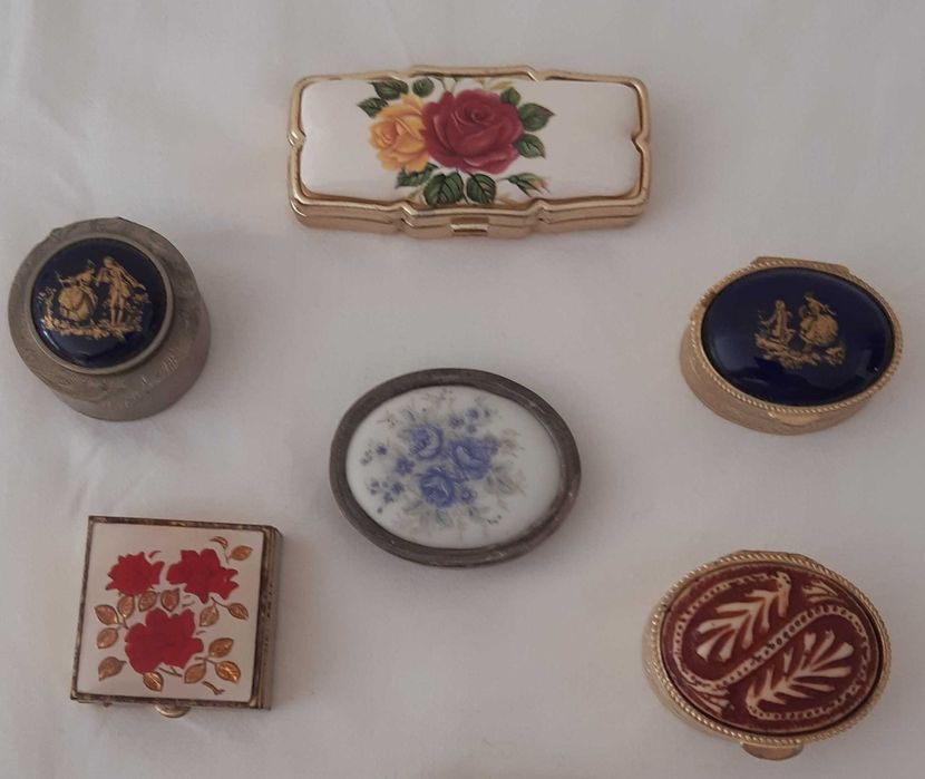 Antigas e Requintadas Caixinhas em Porcelana