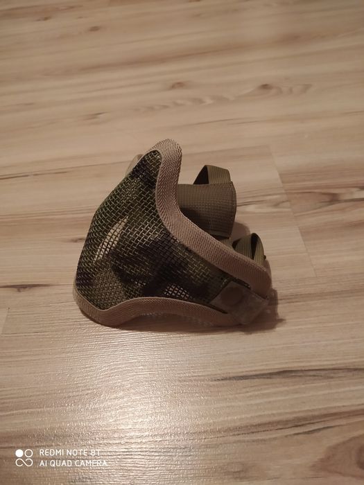 Kamizelka taktyczna z kaburą i maską stalker