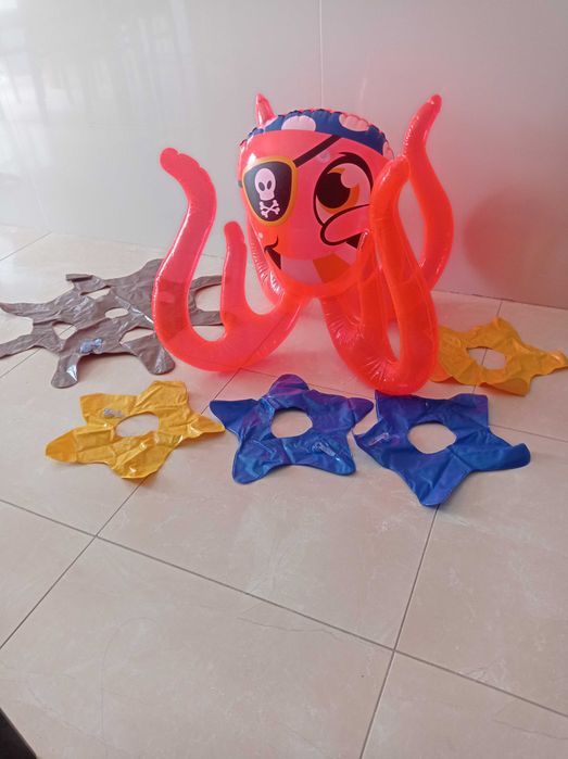 Piscina Bestway insuflável com jogos