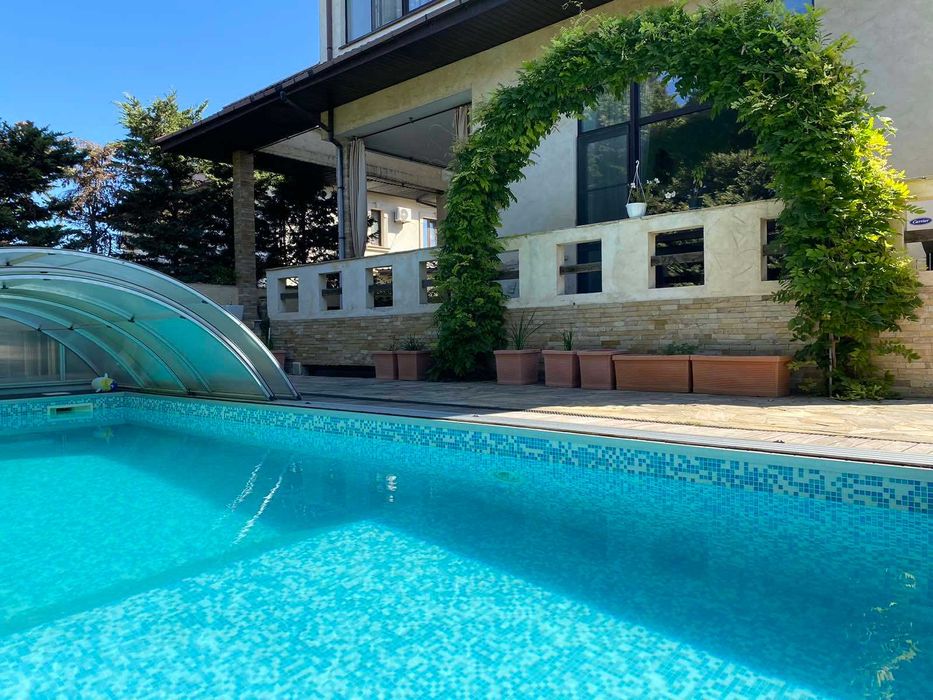 Здається в оренду будинок в Совіньйоні.