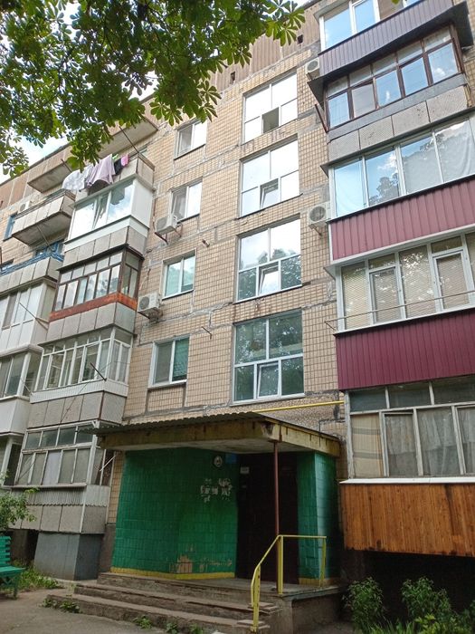 Продам 1 к.квартиру на Даманском