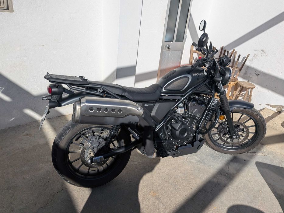 Honda CL 500 Setembro 2024 apenas 3687Km sistema localização MapIt (210€).  Mota de garagem como nova apenas um proprietário. Preço: 5,710€ sem extras
