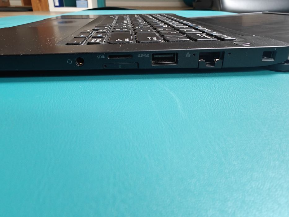 Profesjonalny Dell Latitude 13" 7390 i7-8650U 8GB 256SSD FHD Win11 PRO