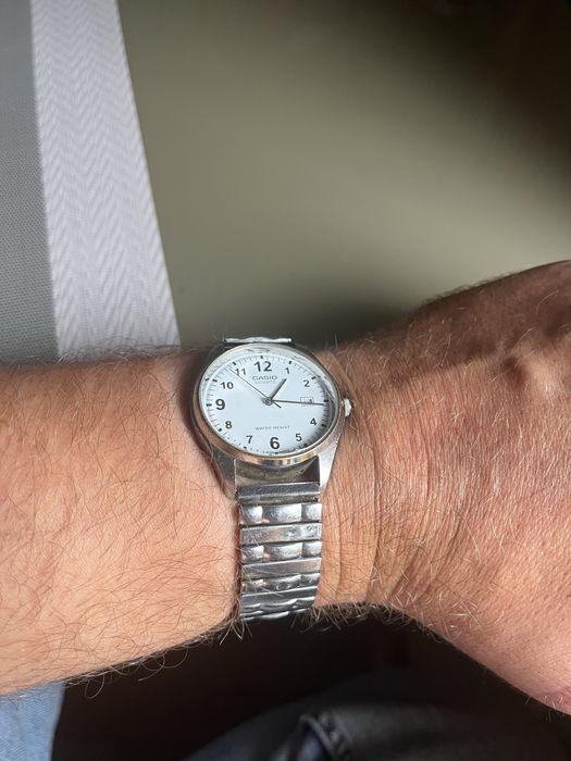 Продам часы кварцевые Casio