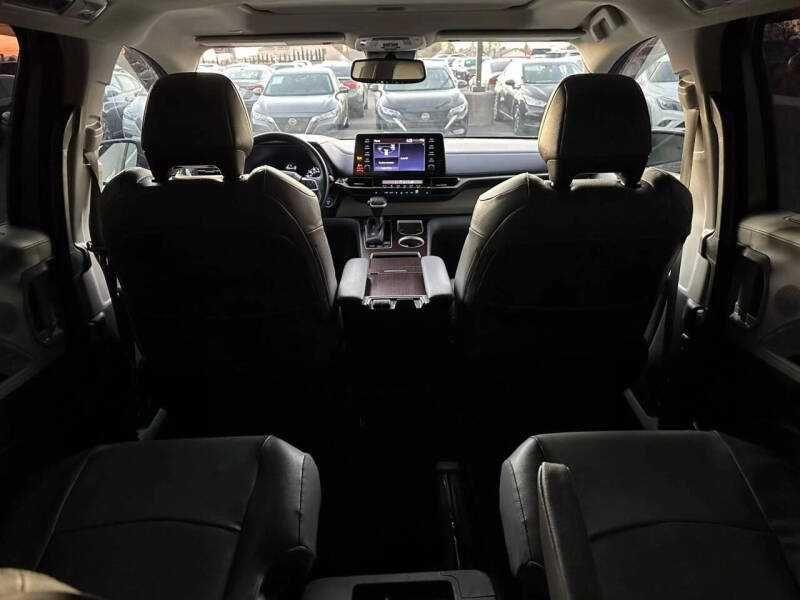 2023 Toyota Sienna