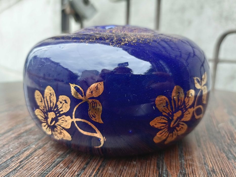 Stara porcelanowa ikebana kobalt złote kwiaty