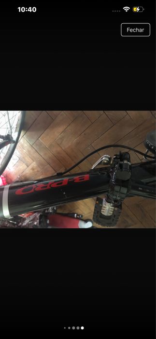 Bicicleta dubravel preta e vermelha