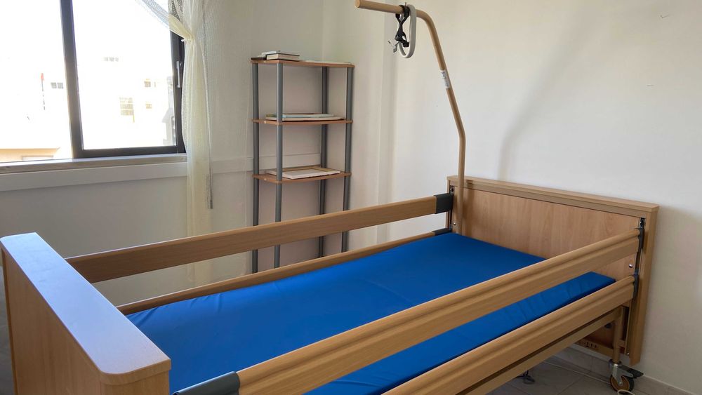 CAMA articulada elétrica de ELEVAÇÃO e INCLINAÇÃO como nova