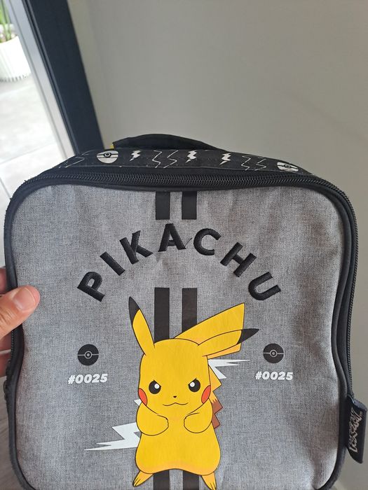 Mochila com estojo e lancheira