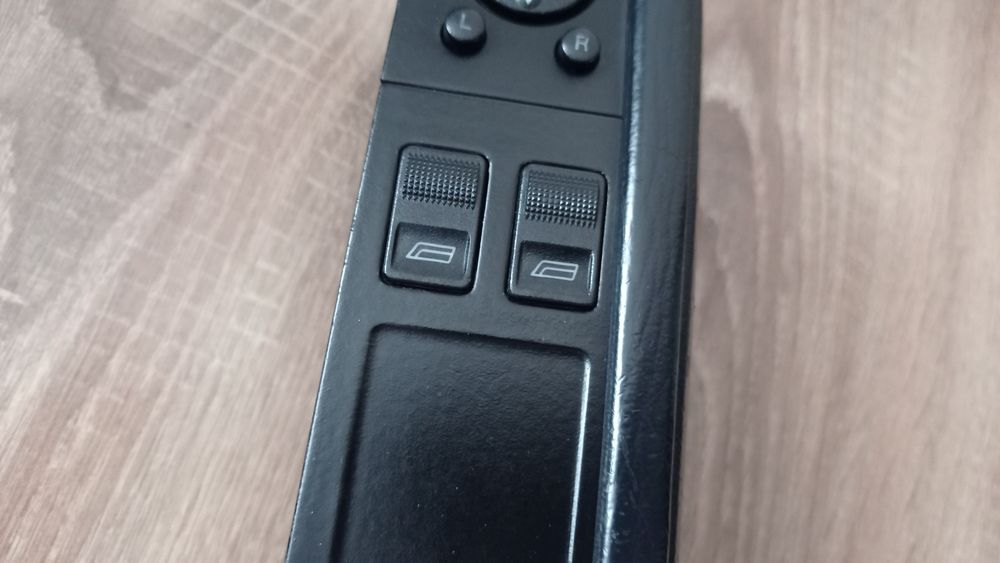 Оригінальна внутрішня ручка для Audi 80 B4