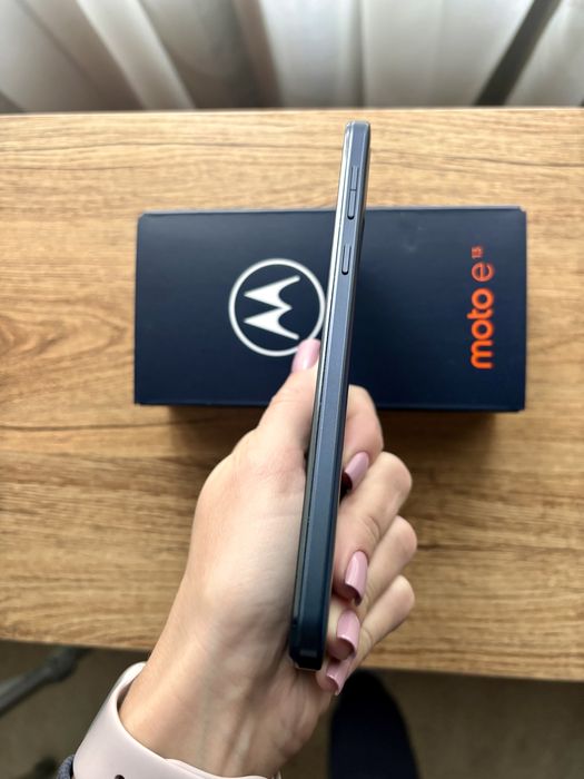 Продам телефон moto e13 2/64