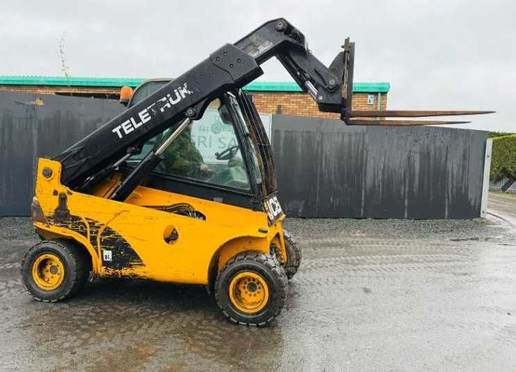 Телескопічний навантажувач JCB TLT 35D 4X4 + відео роботи