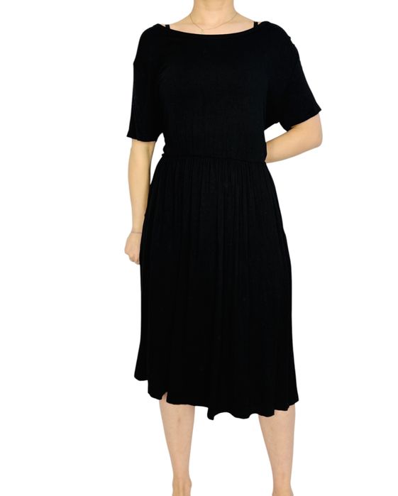 Czarna sukienka z marszczeniem w talii XXL 44