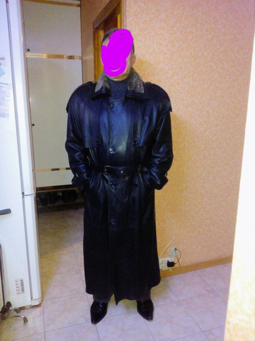 Шикарний  шкіряний плащ. М'який