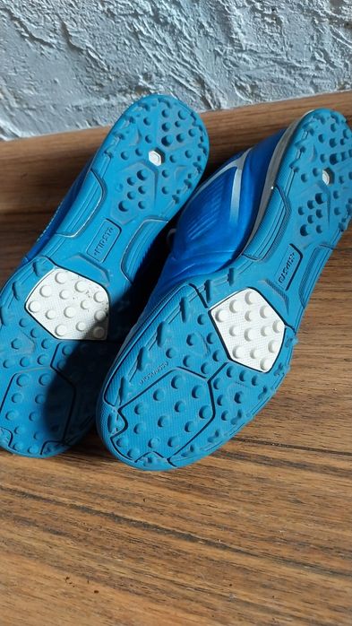 Buty piłkarskie turfy kipsta 33