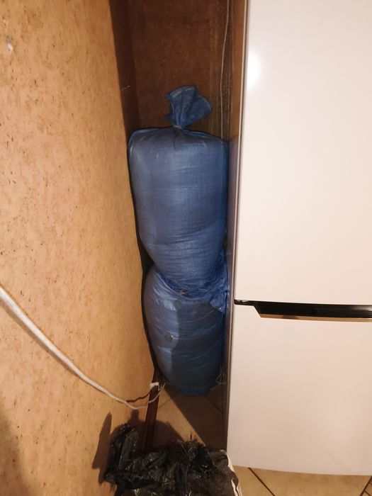 Dwa worki siana i pellet dla królika