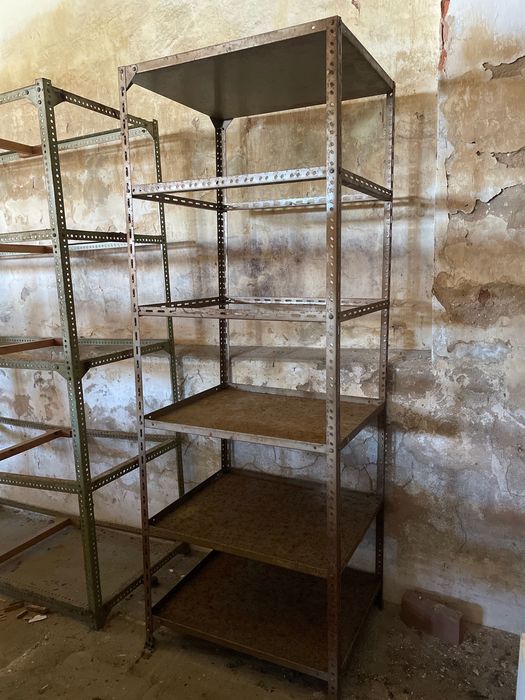 Estantes Metálicas 2