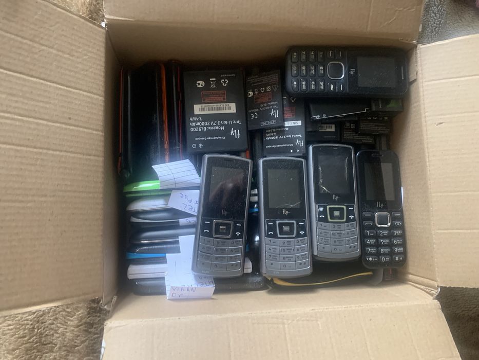 Лот смартфонов всі робочи