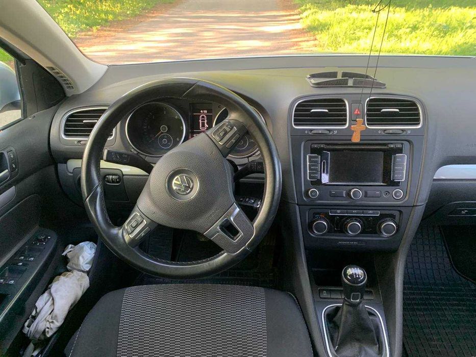 Продається авто VOLKSWAGEN GOLF VI Універсал, 2013 р
