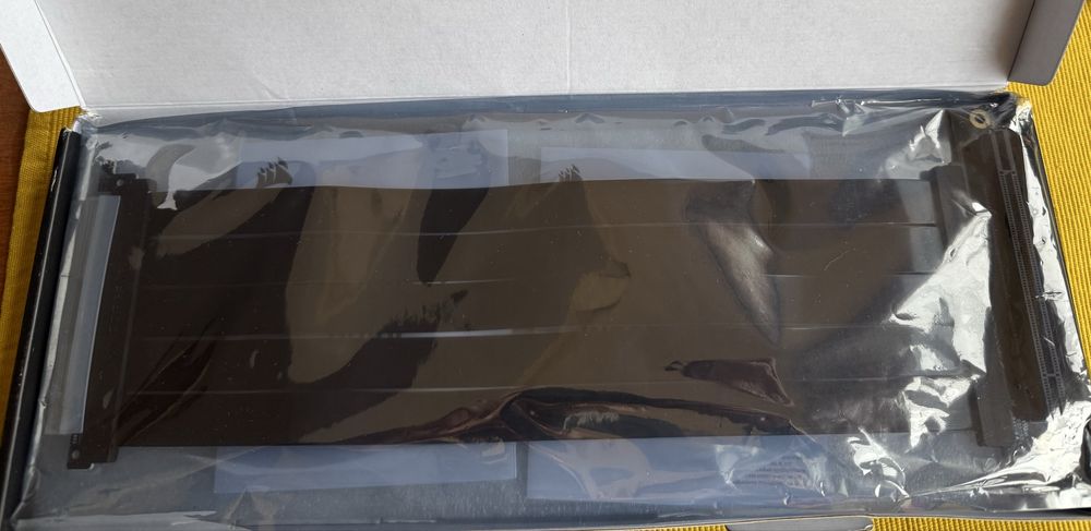 Райзер Corsair Premium PCIe 4.0 x16 Riser Cable, 300 мм