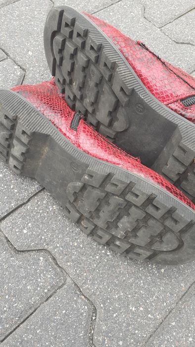 Buty 41 z czerwonego prawie krokodyla ;)