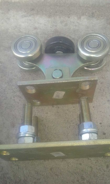 Rolki wozki do bramy przesownej